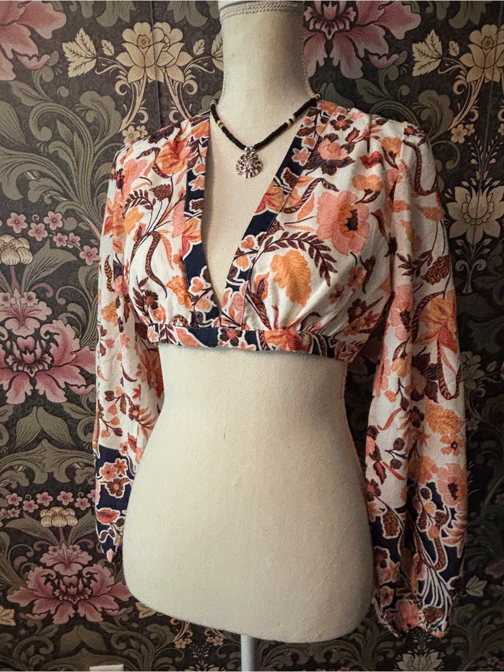 Chelsea and Violet NWT Medium cropped top